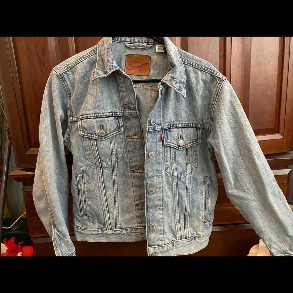 Size Small Levi’s Denim Jacket